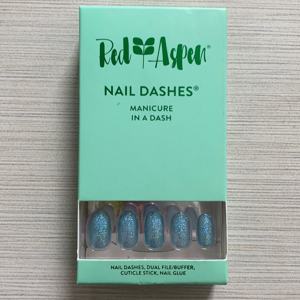 Red Aspen Nail Dashes - A Carat A Day